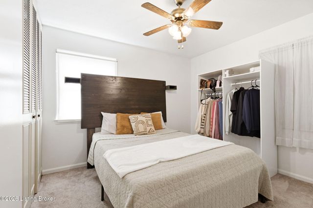 2720 Tregaron Ave, Jeffersontown, KY 40299