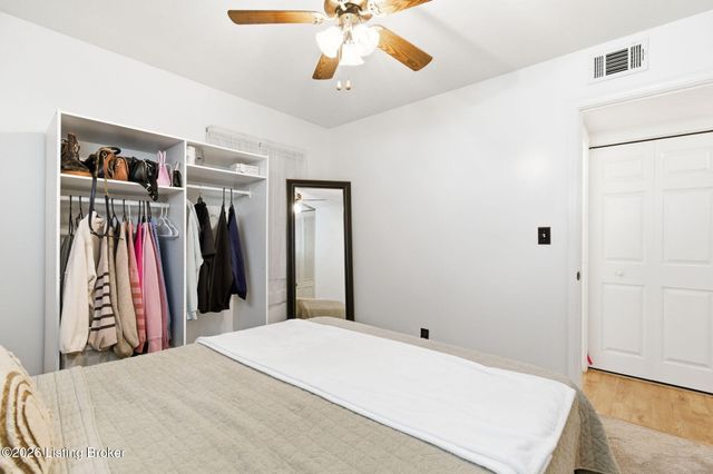 2720 Tregaron Ave, Jeffersontown, KY 40299