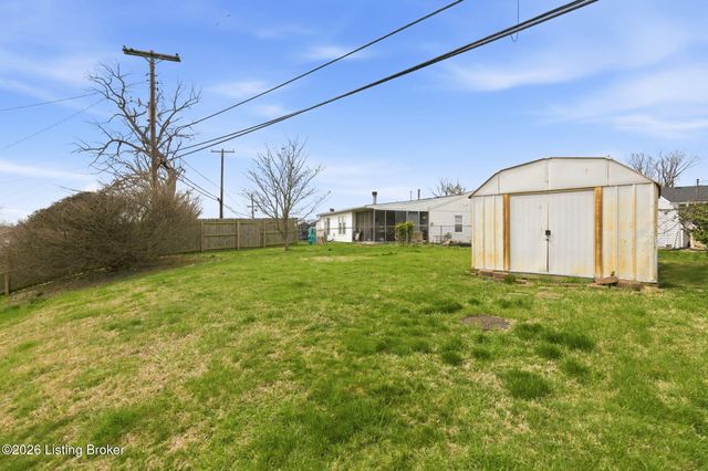 2720 Tregaron Ave, Jeffersontown, KY 40299
