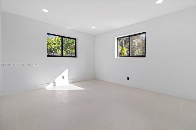 5420 Lincoln St, Hollywood, FL 33021