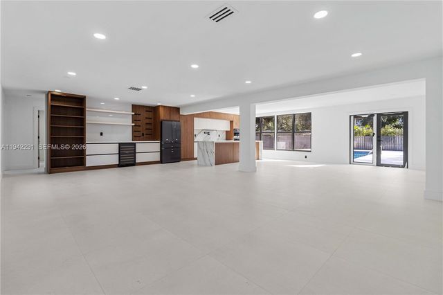 5420 Lincoln St, Hollywood, FL 33021