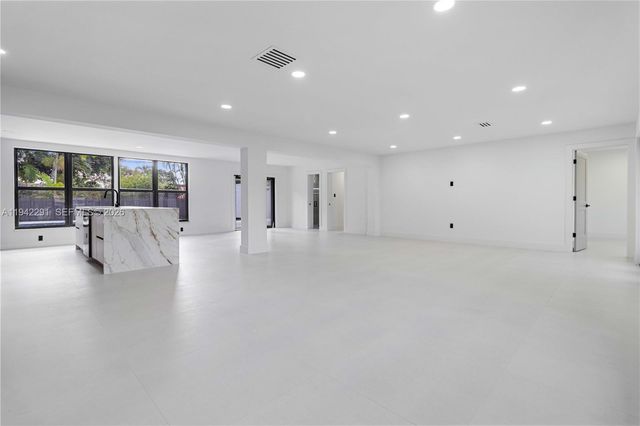 5420 Lincoln St, Hollywood, FL 33021