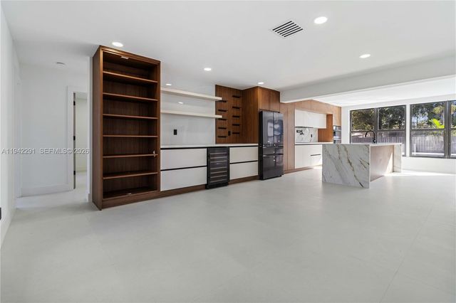 5420 Lincoln St, Hollywood, FL 33021