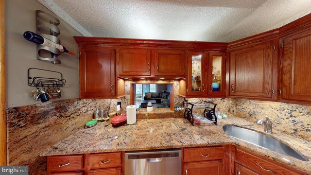 3 FILLMORE PL, Lawrence Township, NJ 08648