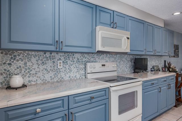 501 LAKEVIEW DRIVE, Oldsmar, FL 34677