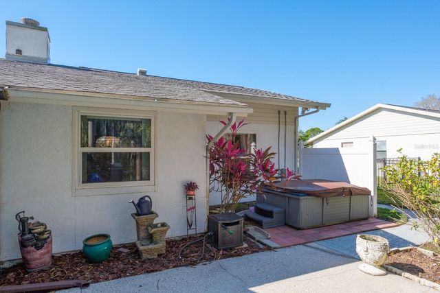 501 LAKEVIEW DRIVE, Oldsmar, FL 34677