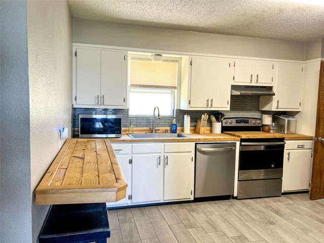 810 N Avenue F, Clifton, TX 76634