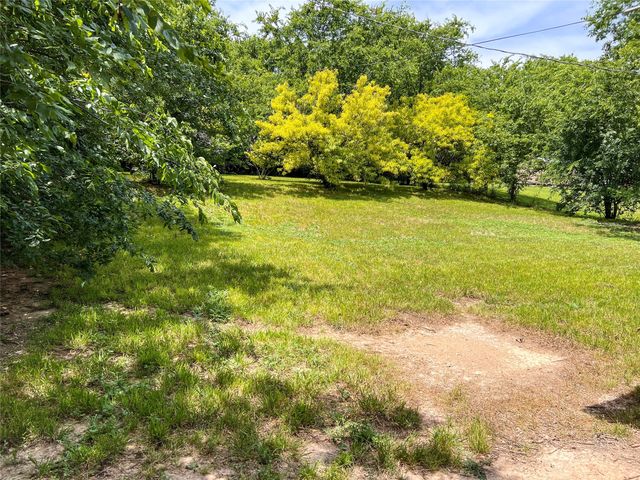 810 N Avenue F, Clifton, TX 76634