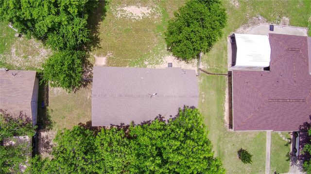 810 N Avenue F, Clifton, TX 76634
