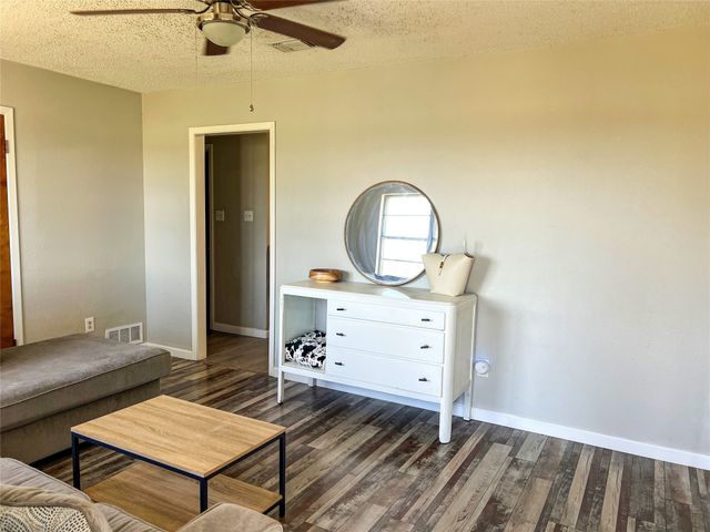 810 N Avenue F, Clifton, TX 76634