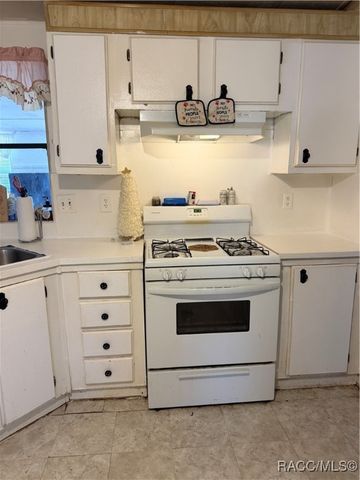 8156 N Princess Avenue, Dunnellon, FL 34433