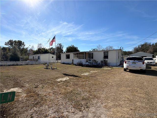 8156 N Princess Avenue, Dunnellon, FL 34433