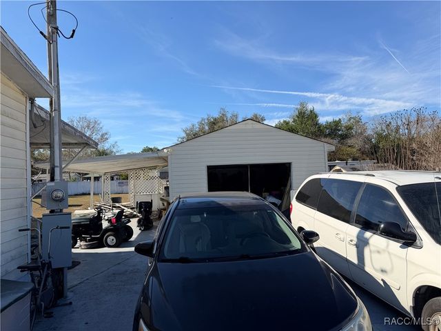 8156 N Princess Avenue, Dunnellon, FL 34433