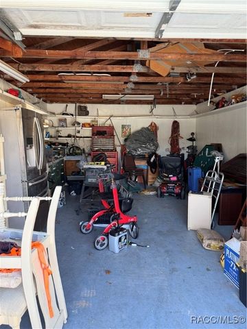 8156 N Princess Avenue, Dunnellon, FL 34433