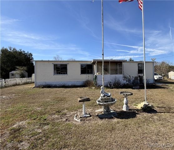 8156 N Princess Avenue, Dunnellon, FL 34433