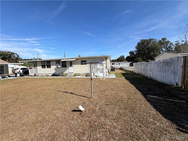 8156 N Princess Avenue, Dunnellon, FL 34433