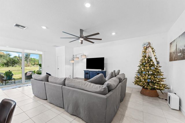 5958 SE Sky Blue Circle, Stuart, FL 34997
