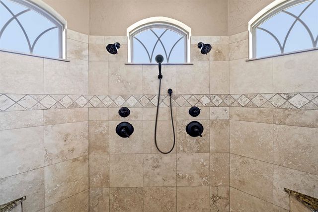 155 Ashbriar Lane, Longview, TX 75605