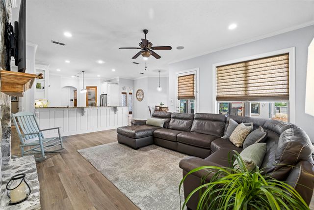 155 Ashbriar Lane, Longview, TX 75605