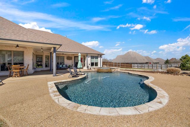 155 Ashbriar Lane, Longview, TX 75605