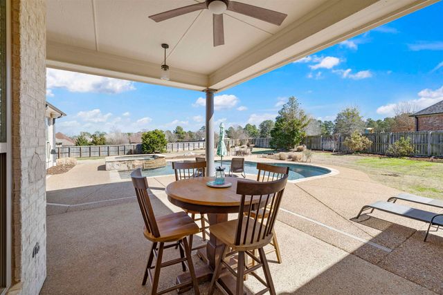 155 Ashbriar Lane, Longview, TX 75605