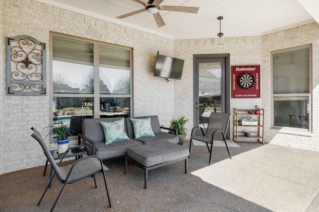 155 Ashbriar Lane, Longview, TX 75605