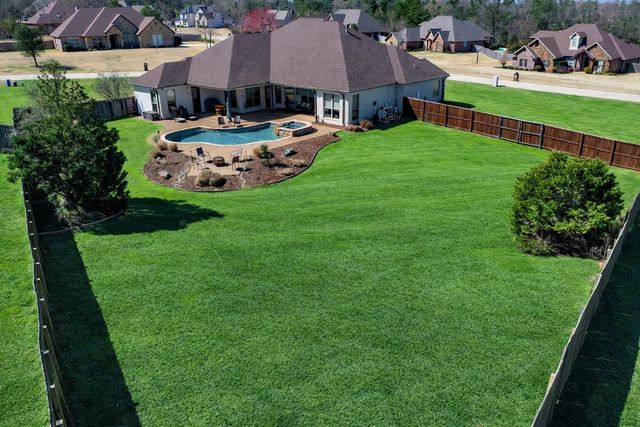 155 Ashbriar Lane, Longview, TX 75605