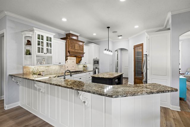 155 Ashbriar Lane, Longview, TX 75605