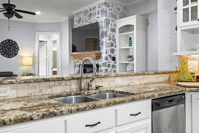 155 Ashbriar Lane, Longview, TX 75605