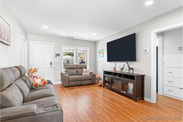 782 W Renette Ave, El Cajon, CA 92020