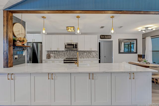 2665 Casey Road, Bulverde, TX 78163