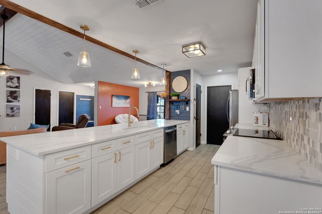 2665 Casey Road, Bulverde, TX 78163