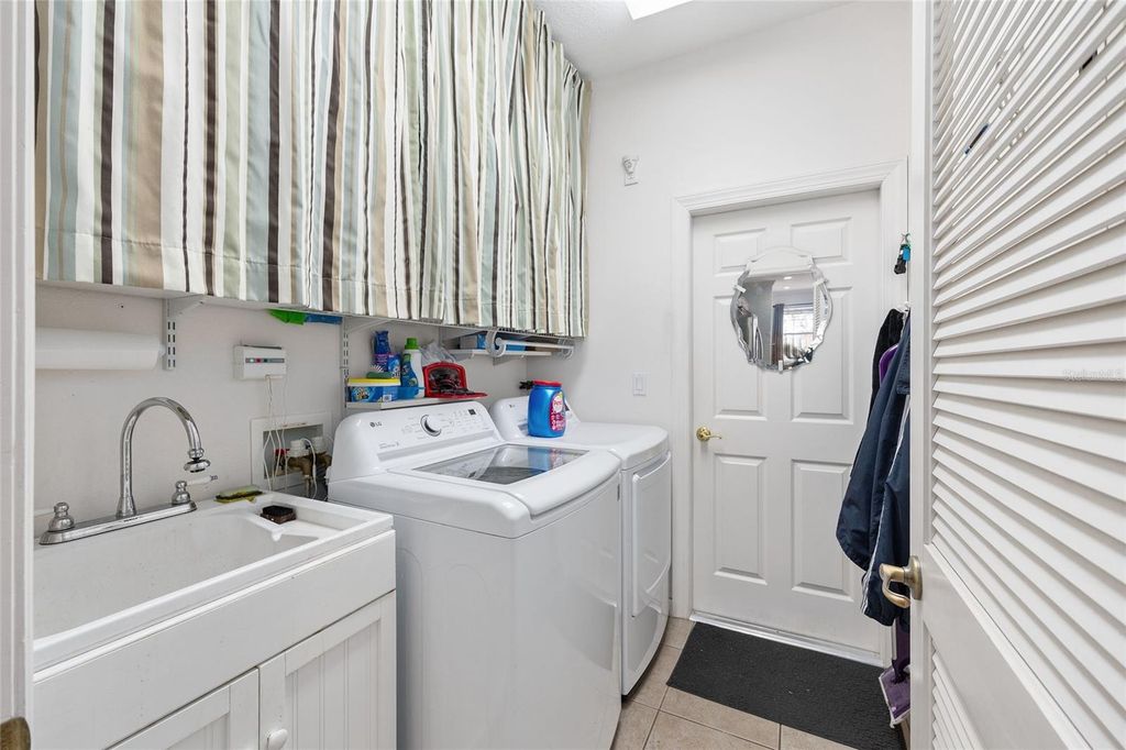 Image 37 of property listing at 8785 SW 82ND COURT ROAD, Ocala, FL 34481