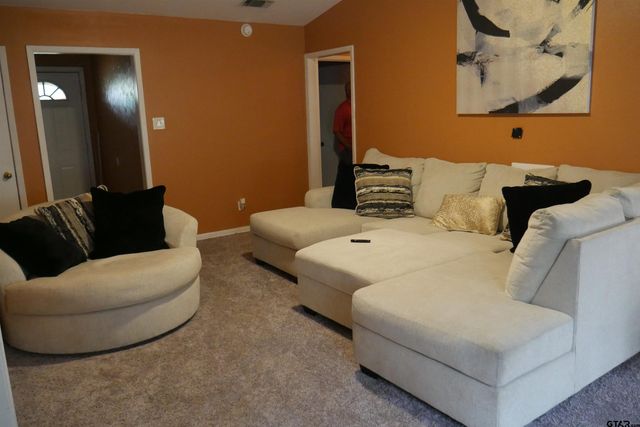 7239 Greenbriar Rd, Tyler, TX 75704