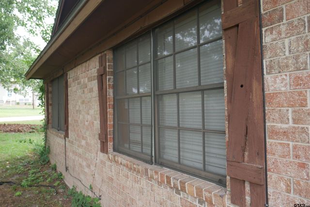 7239 Greenbriar Rd, Tyler, TX 75704