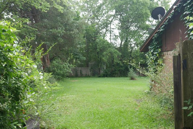7239 Greenbriar Rd, Tyler, TX 75704