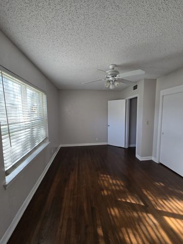 4738 El Campo Avenue 8, Fort Worth, TX 76107