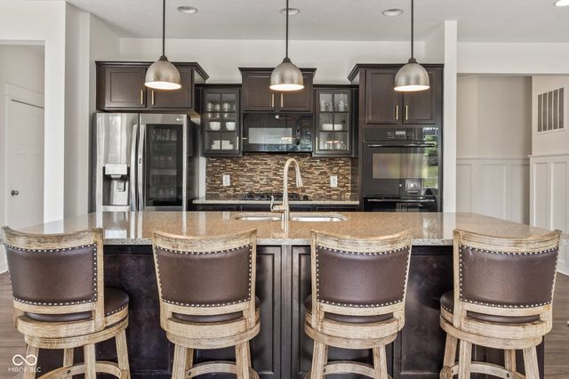 13999 Northcoat Place, Fishers, IN 46038