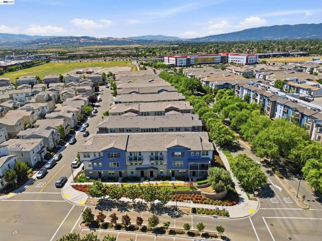 3062 Threecastles Way, Dublin, CA 94568