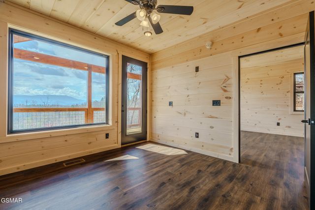 1829 Fantasy Way, Sevierville, TN 37876