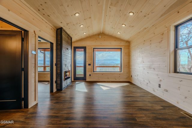 1829 Fantasy Way, Sevierville, TN 37876