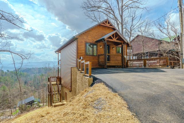 1829 Fantasy Way, Sevierville, TN 37876
