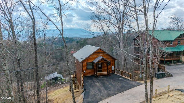 1829 Fantasy Way, Sevierville, TN 37876