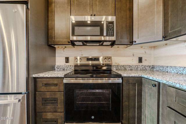 1829 Fantasy Way, Sevierville, TN 37876