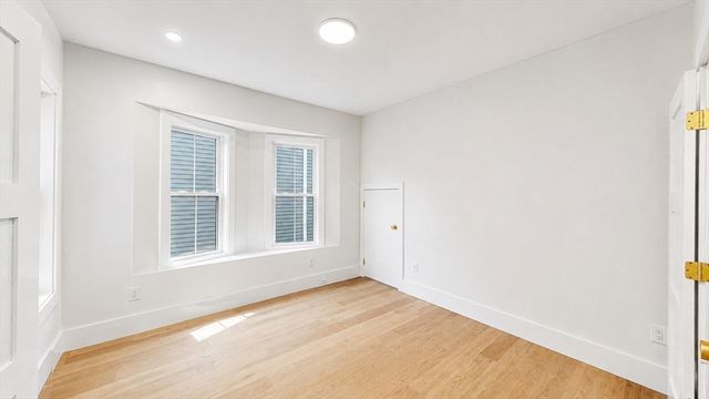 139 Sycamore St. A, Somerville, MA 02145