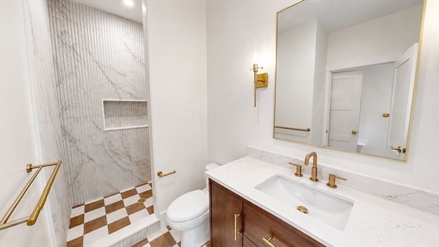139 Sycamore St. A, Somerville, MA 02145