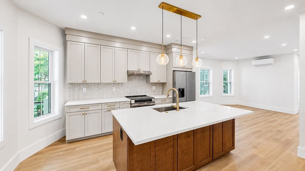 139 Sycamore St. A, Somerville, MA 02145