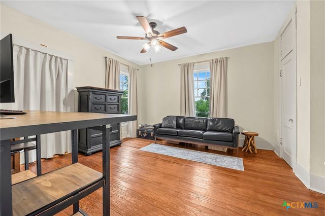 501 N Penelope Street, Belton, TX 76513
