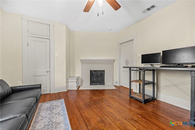 501 N Penelope Street, Belton, TX 76513