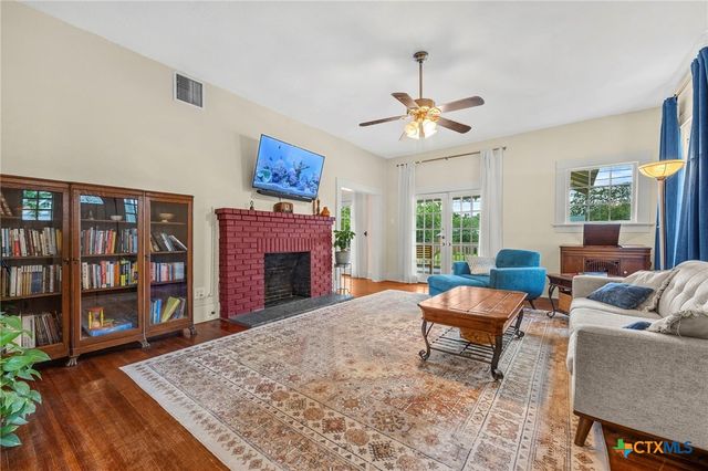 501 N Penelope Street, Belton, TX 76513